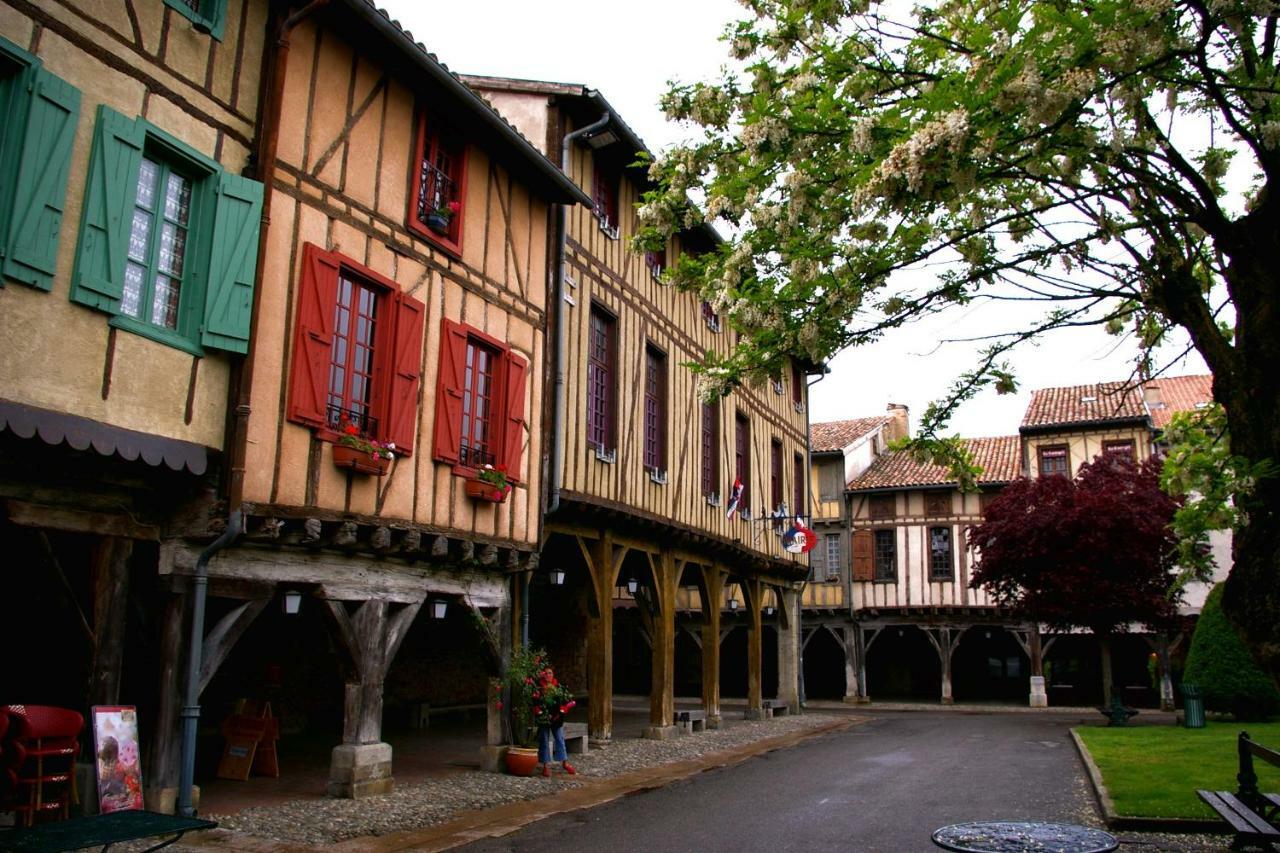 Gites De Mirepoix "Le Presbytere" Екстер'єр фото